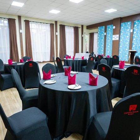 West Wood Hotel Nairobi Dış mekan fotoğraf