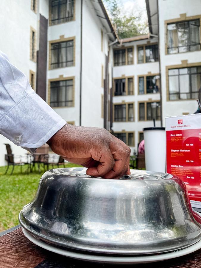 West Wood Hotel Nairobi Dış mekan fotoğraf