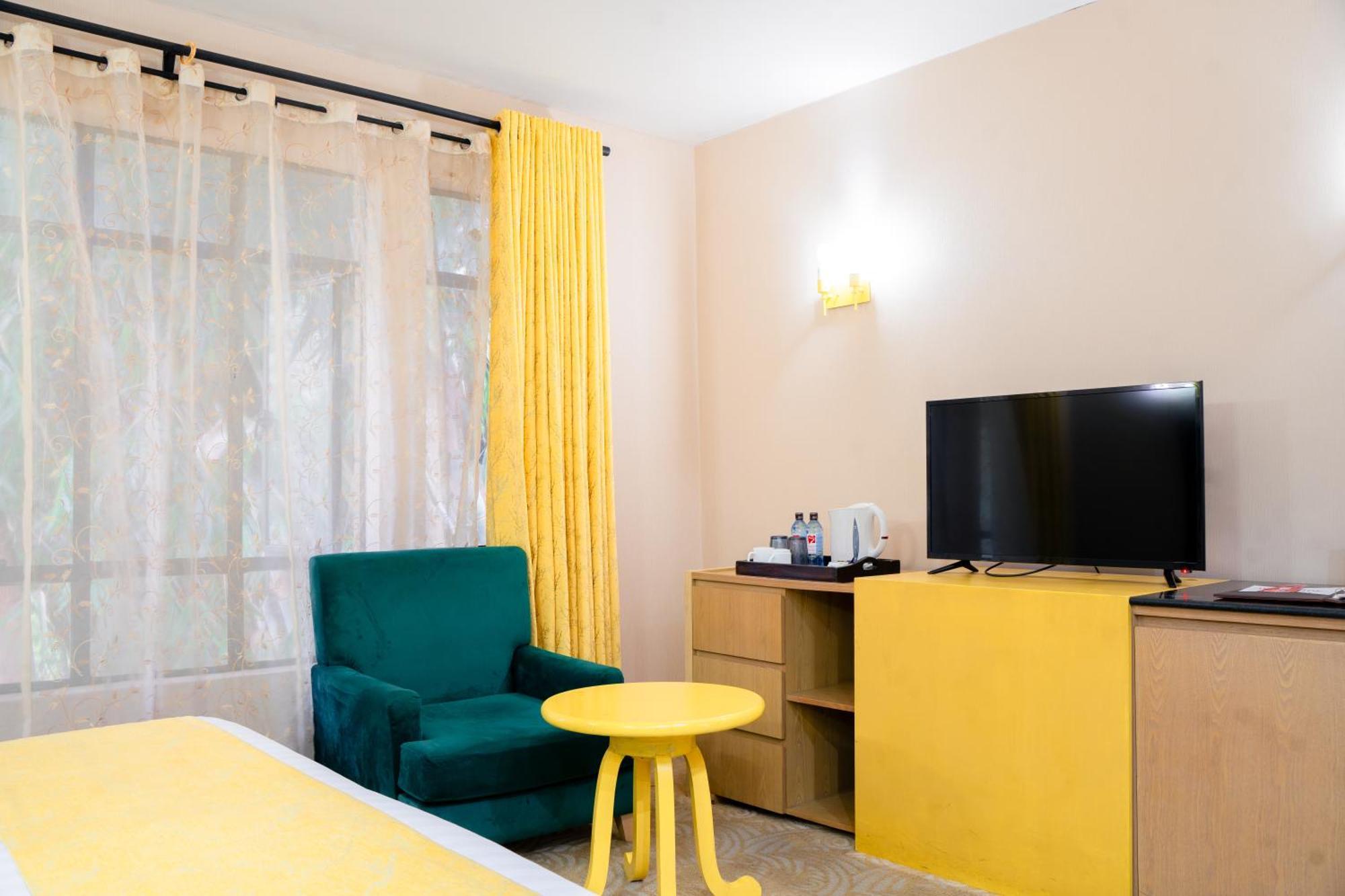 West Wood Hotel Nairobi Dış mekan fotoğraf